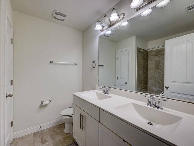 Building Photo - 4312 Privacy Hedge St
