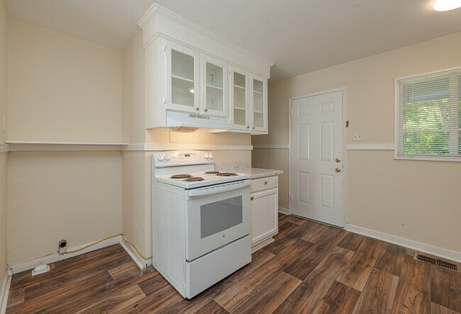 Building Photo - Oak Forest