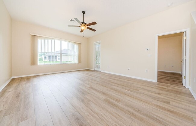 Building Photo - Beautiful 4 bedroom 3 bath townhome
