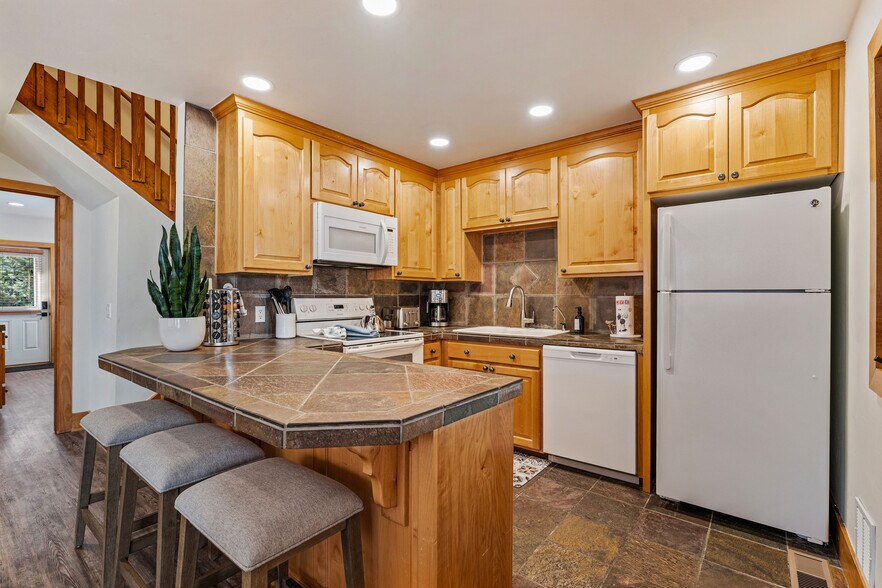 Building Photo - 1488 Park Ave