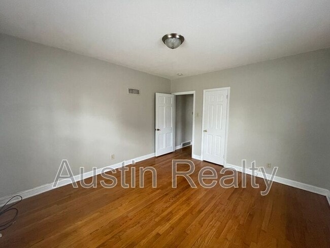 Building Photo - 1135 Brightling Dr