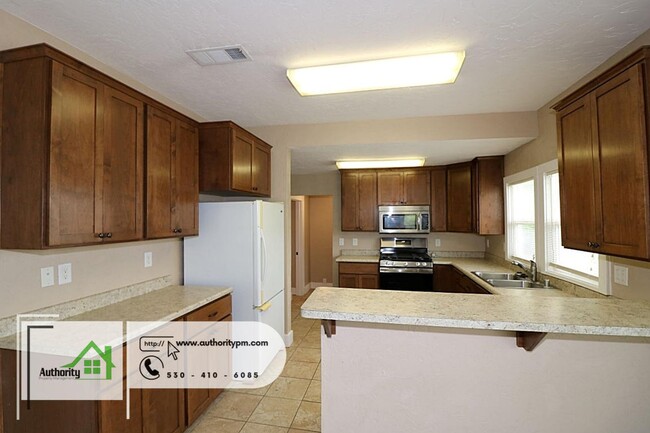 Building Photo - 1504 Magnolia Ave