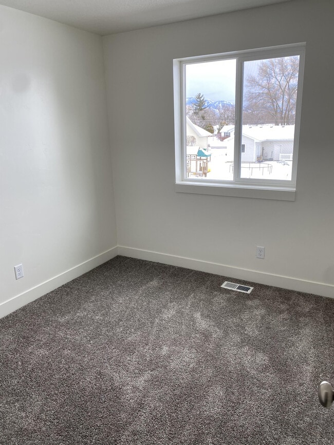 Building Photo - 51 W 440