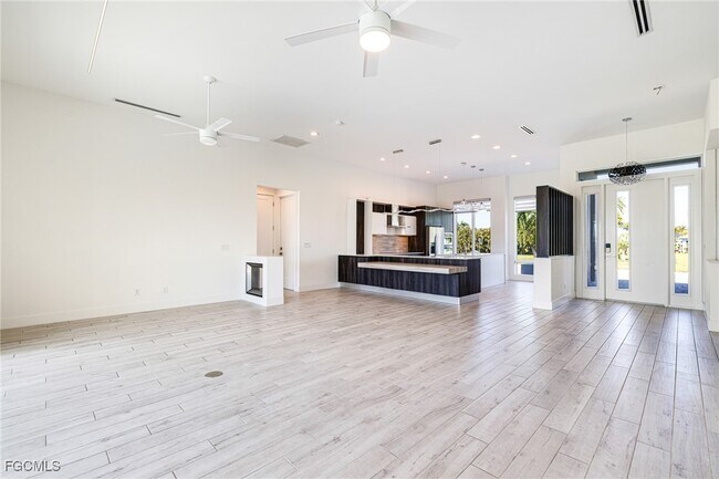 Building Photo - 4335 Sands Blvd