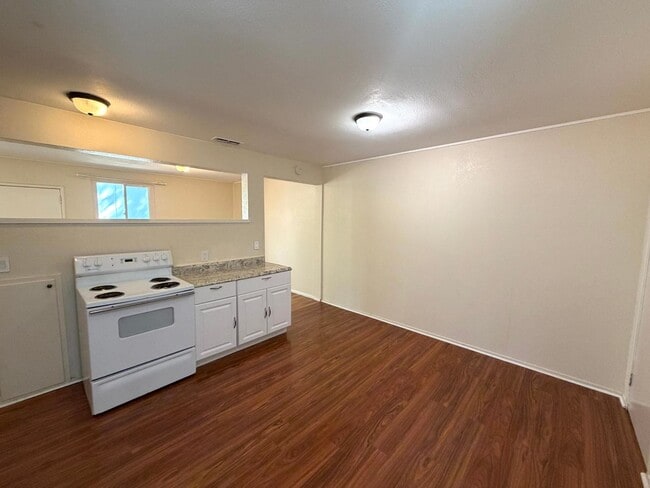 Building Photo - Biker’s Paradise: Cozy 2BR Duplex Steps from UC Davis & Downtown.