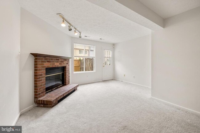 Building Photo - 8550 Blue Rock Ln