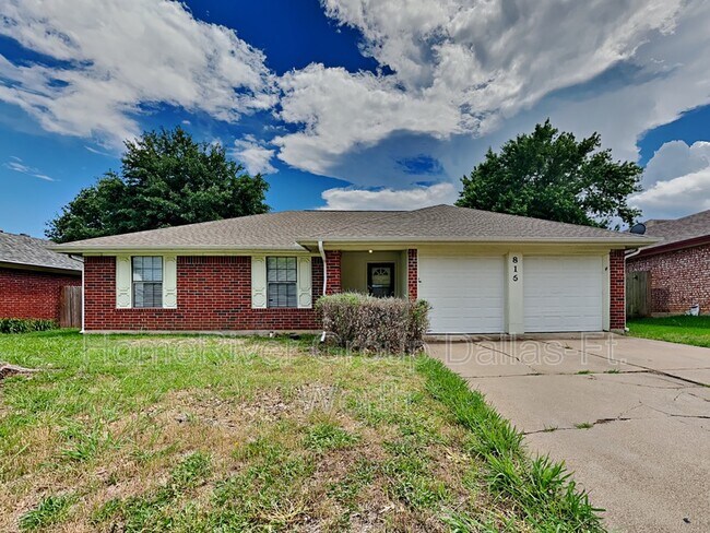 Primary Photo - 816 Castleview Dr