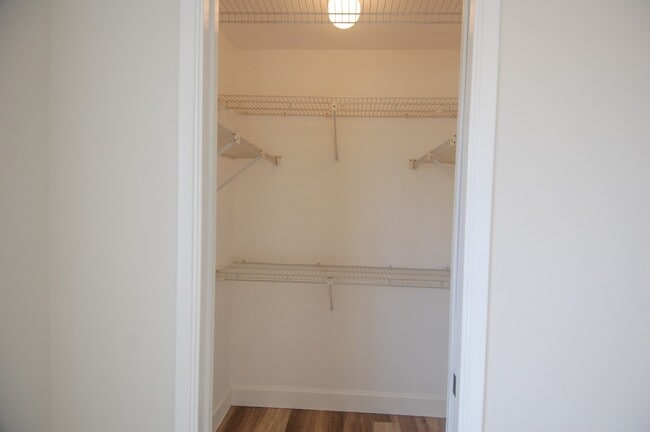 Building Photo - 142 W Marquita