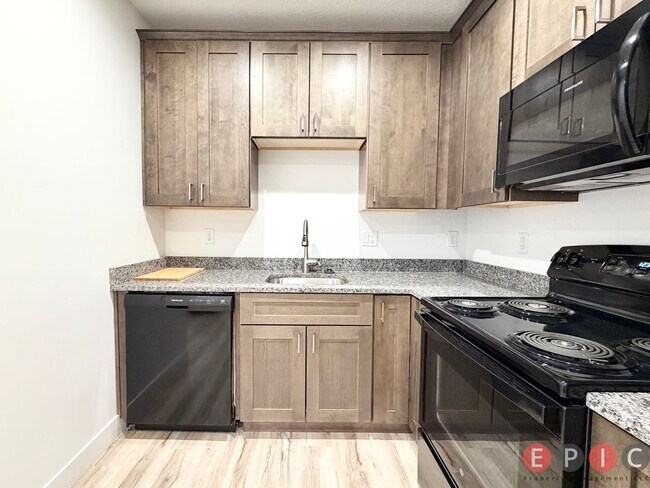 Building Photo - 582 Lewski Ln