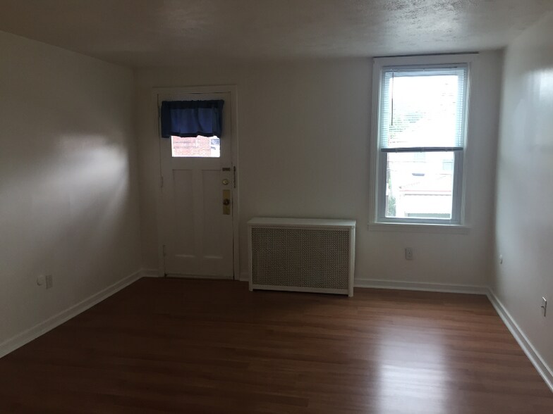 Building Photo - 1144 Wayne Ave