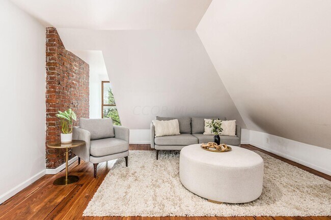Building Photo - 104 Thurman Ave
