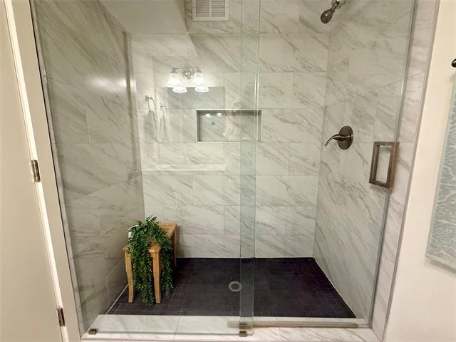 Building Photo - 2807 Throckmorton St