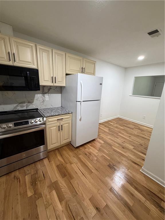 Building Photo - 5851 Lone Oak Dr SW