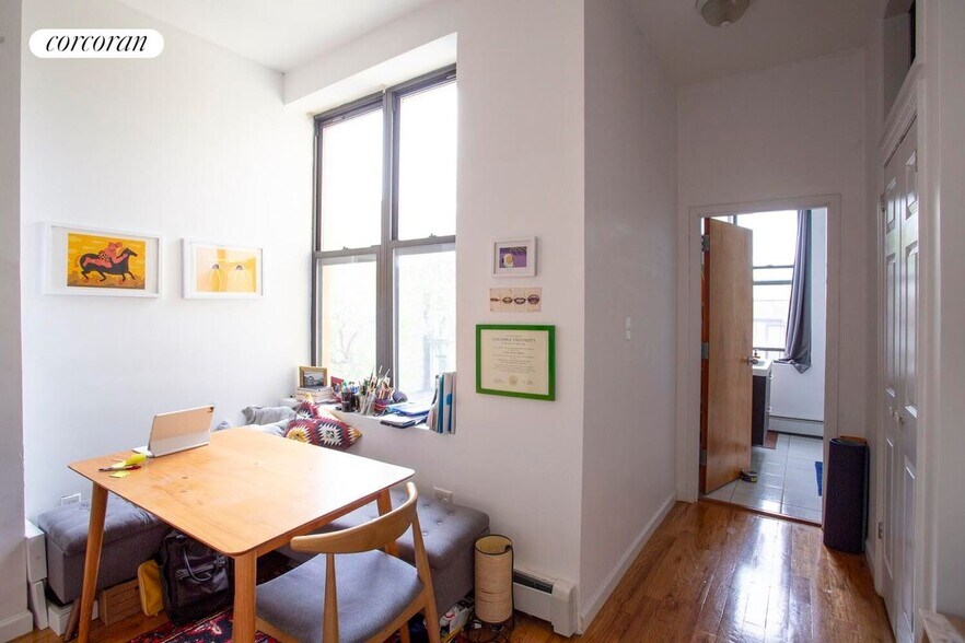 Building Photo - 194 Vernon Ave