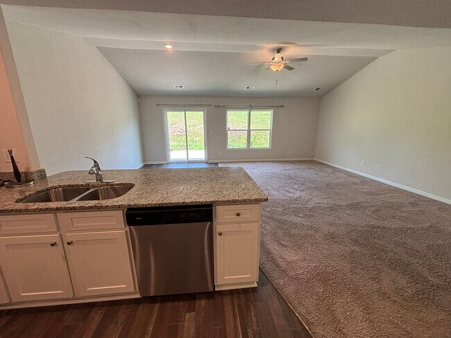 Building Photo - 127 Sundew Rd