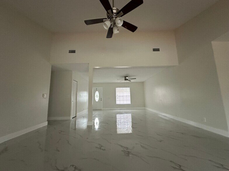 Building Photo - 2110 NW 109th Ave