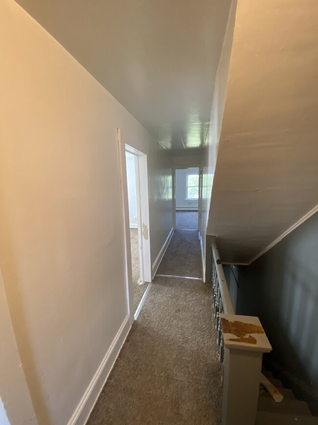 Building Photo - 3BR,  1BA AVAILABLE NOW! Apply Today!