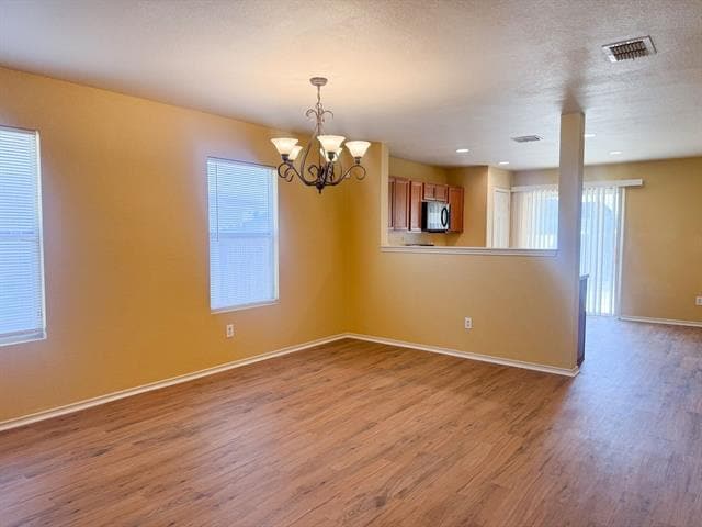 Building Photo - 220 Cres Ridge Dr