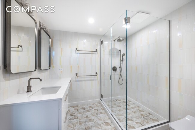 Building Photo - 340 Albany St