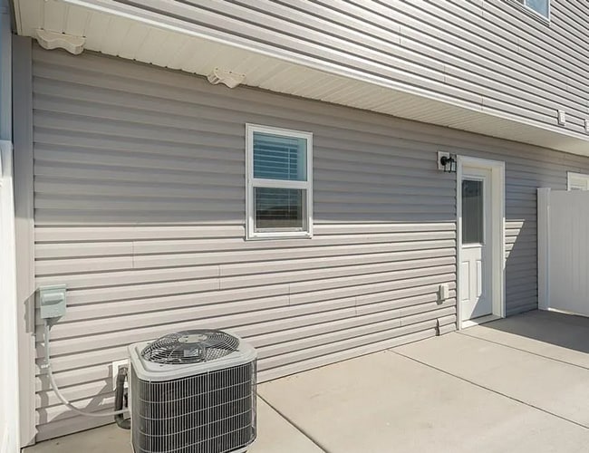 Building Photo - Modern 3-Bedroom Home with Resort-Style Amenities
