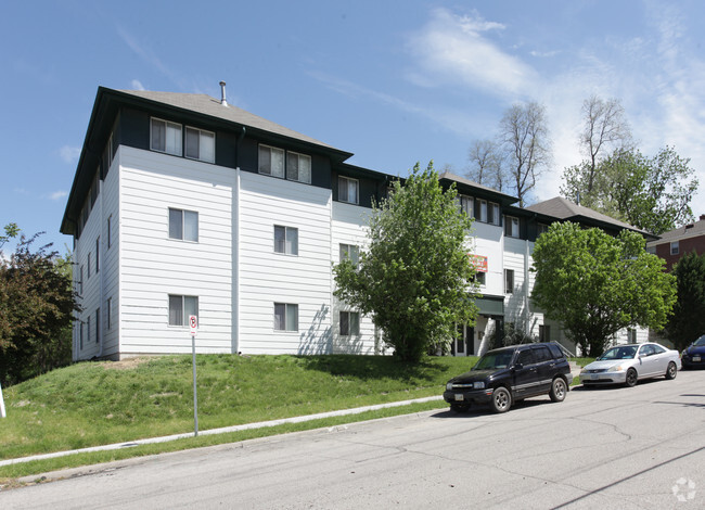 Primary Photo - Jones Street Place Apartments