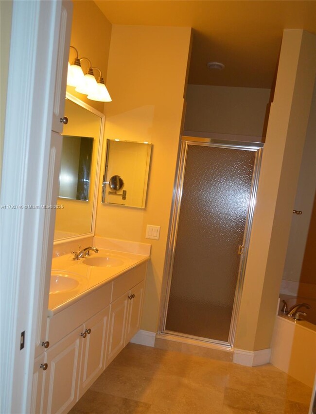 Building Photo - 2812 Center Ct Dr