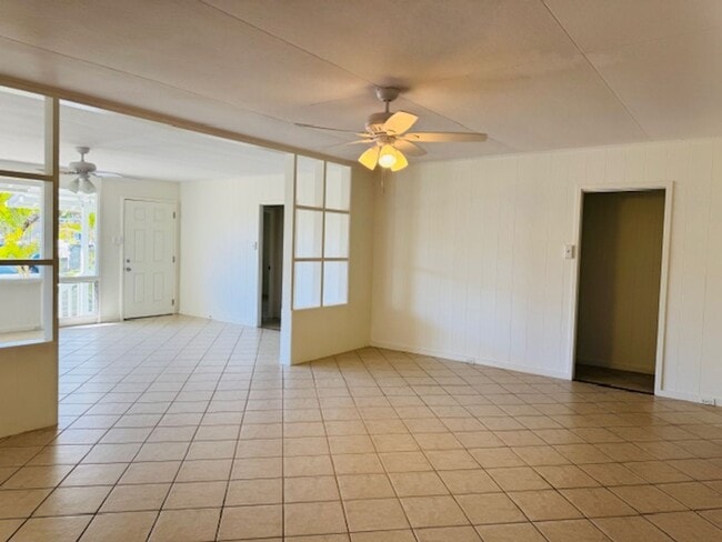Building Photo - 4 Bedroom, 2 Bathroom house near Kailua Be...