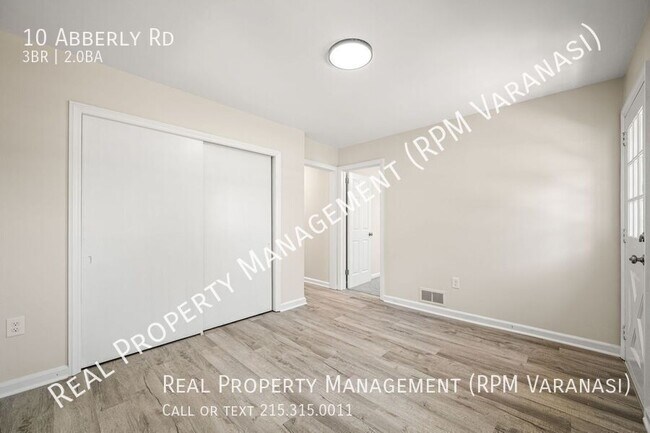 Building Photo - 10 Abberly Rd