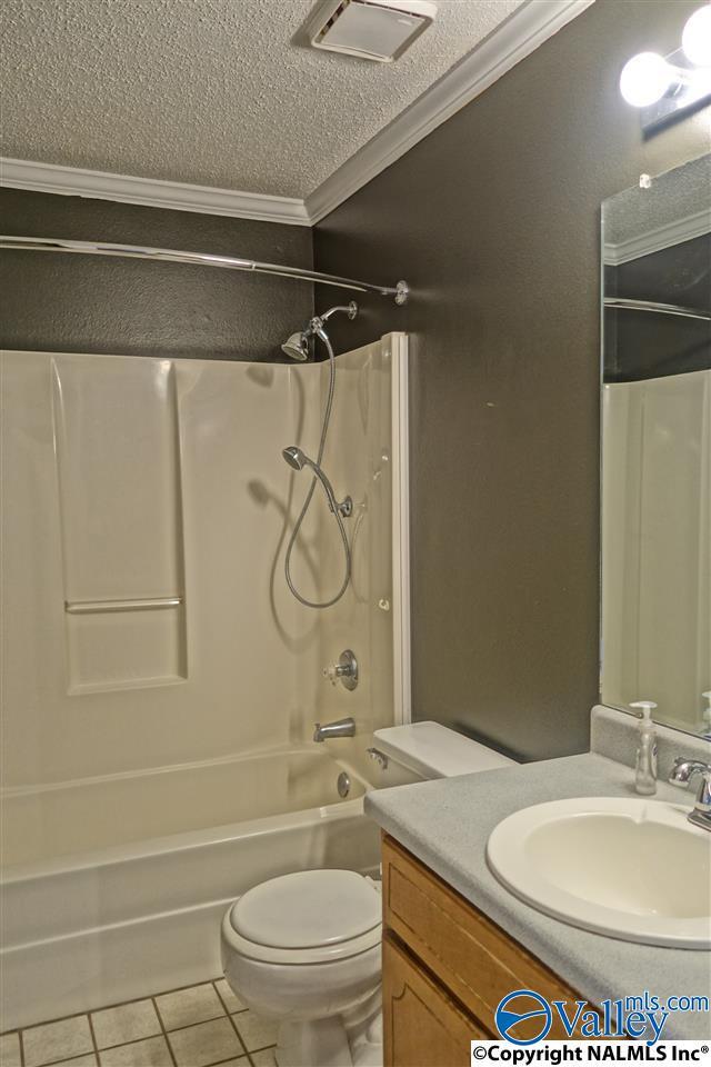 Building Photo - 106 Yellowwood Ct