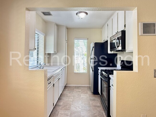 Building Photo - 11179 Camino Ruiz