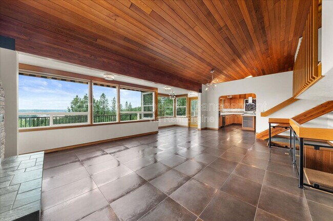 Building Photo - 5203 N Mulvaney Ct