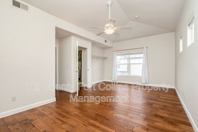 Building Photo - 5014 Brookfield Dr