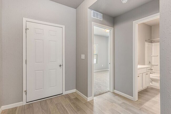 Building Photo - 3518 E Sedge Wren Dr