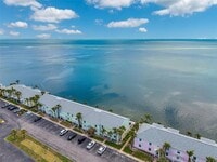 Building Photo - 4768 Coquina Key Dr SE