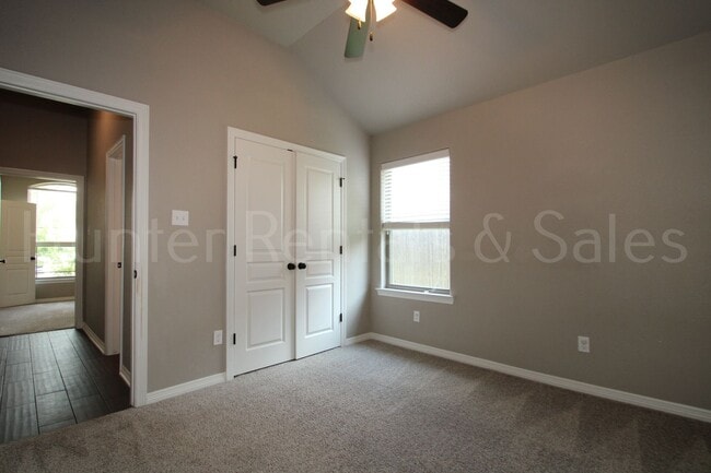 Building Photo - Temple 4 bedroom in Carriage House Subdivi...