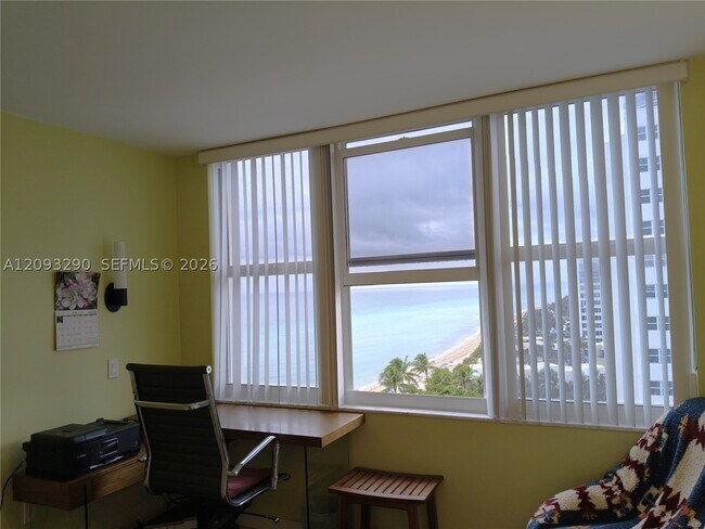 Building Photo - 2751 S Ocean Dr