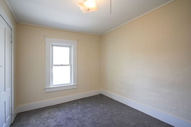 Building Photo - 34 Joy St