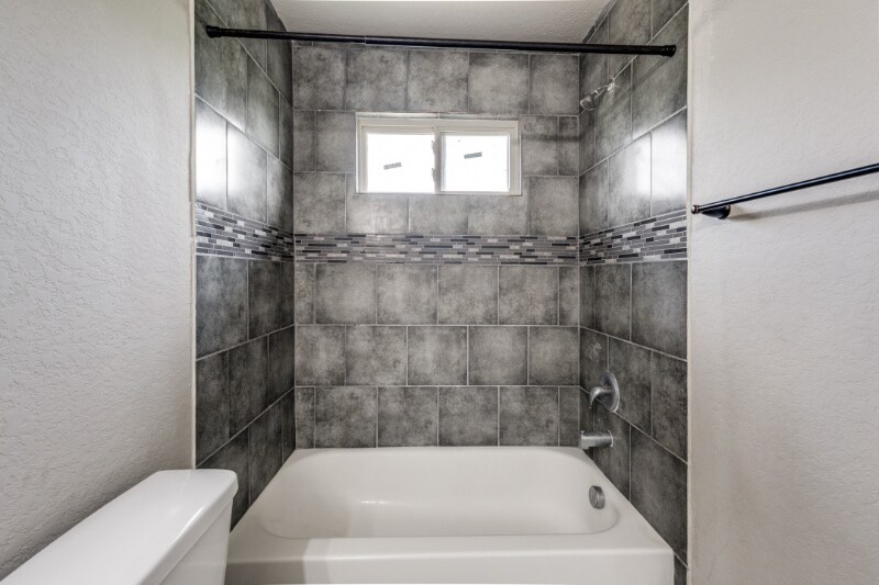 Building Photo - 7813 Savannah Brooks
