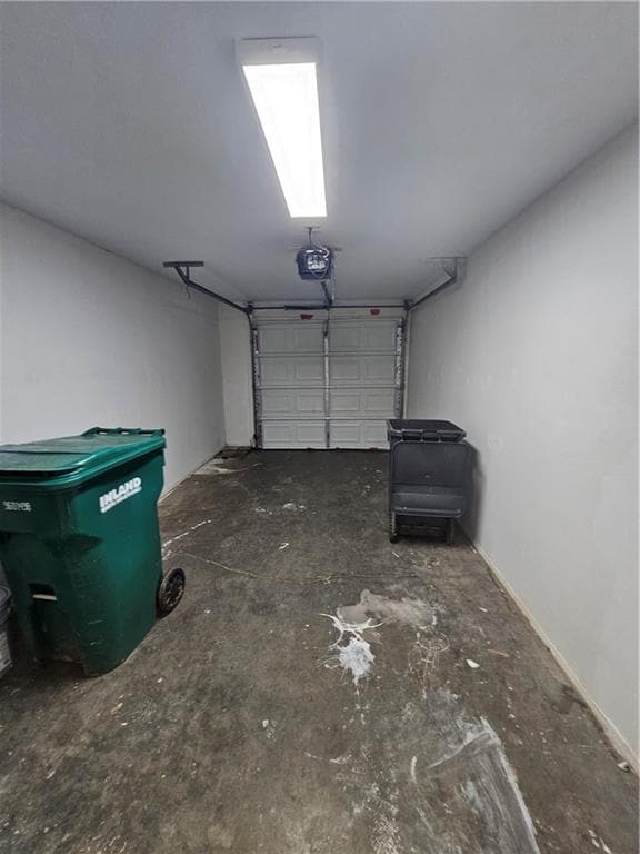 Building Photo - 2326 W Roselawn St