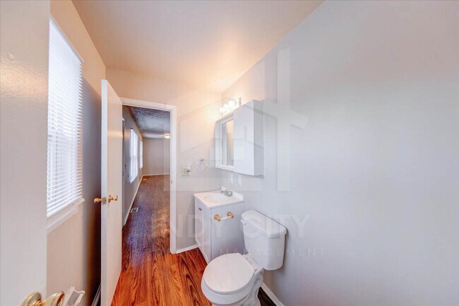 Building Photo - 8432 E 37th Pl