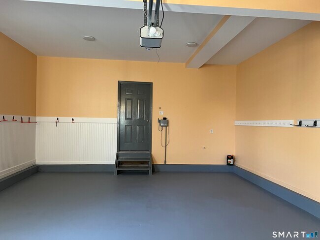 Building Photo - 22 Alcott Way