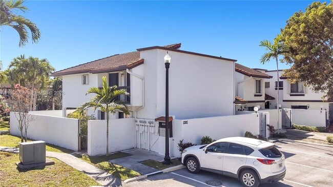 Building Photo - 1301 SW 124th Ct