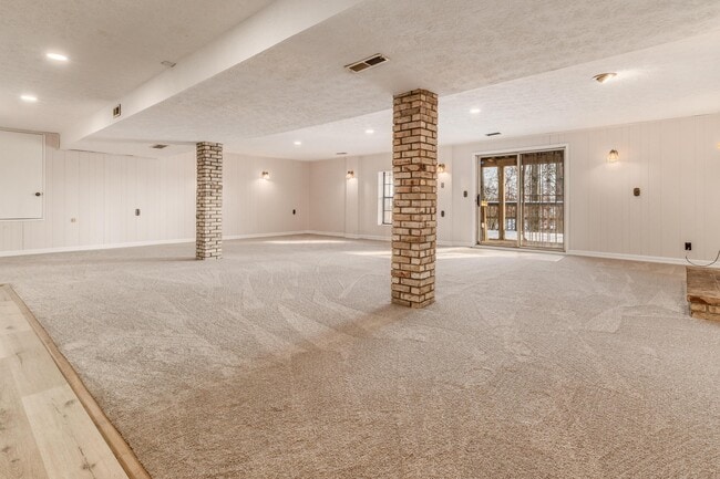 Building Photo - 6253 Headley Heights Ct