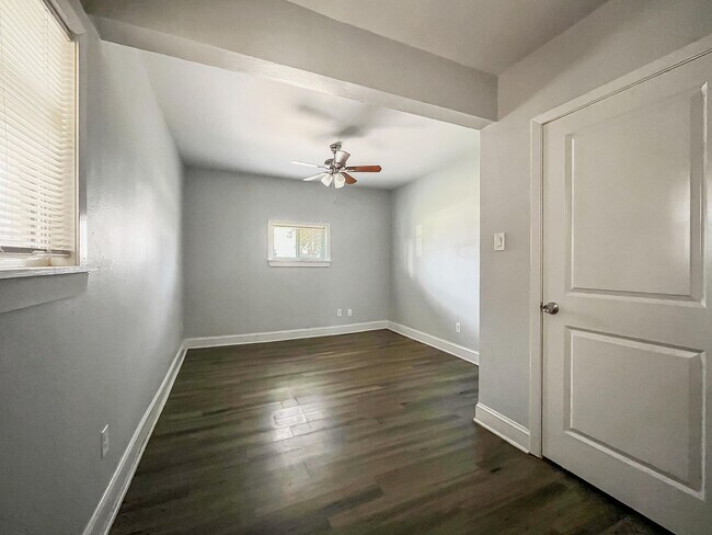Building Photo - Charming 4BR/2BA Home in Dallas