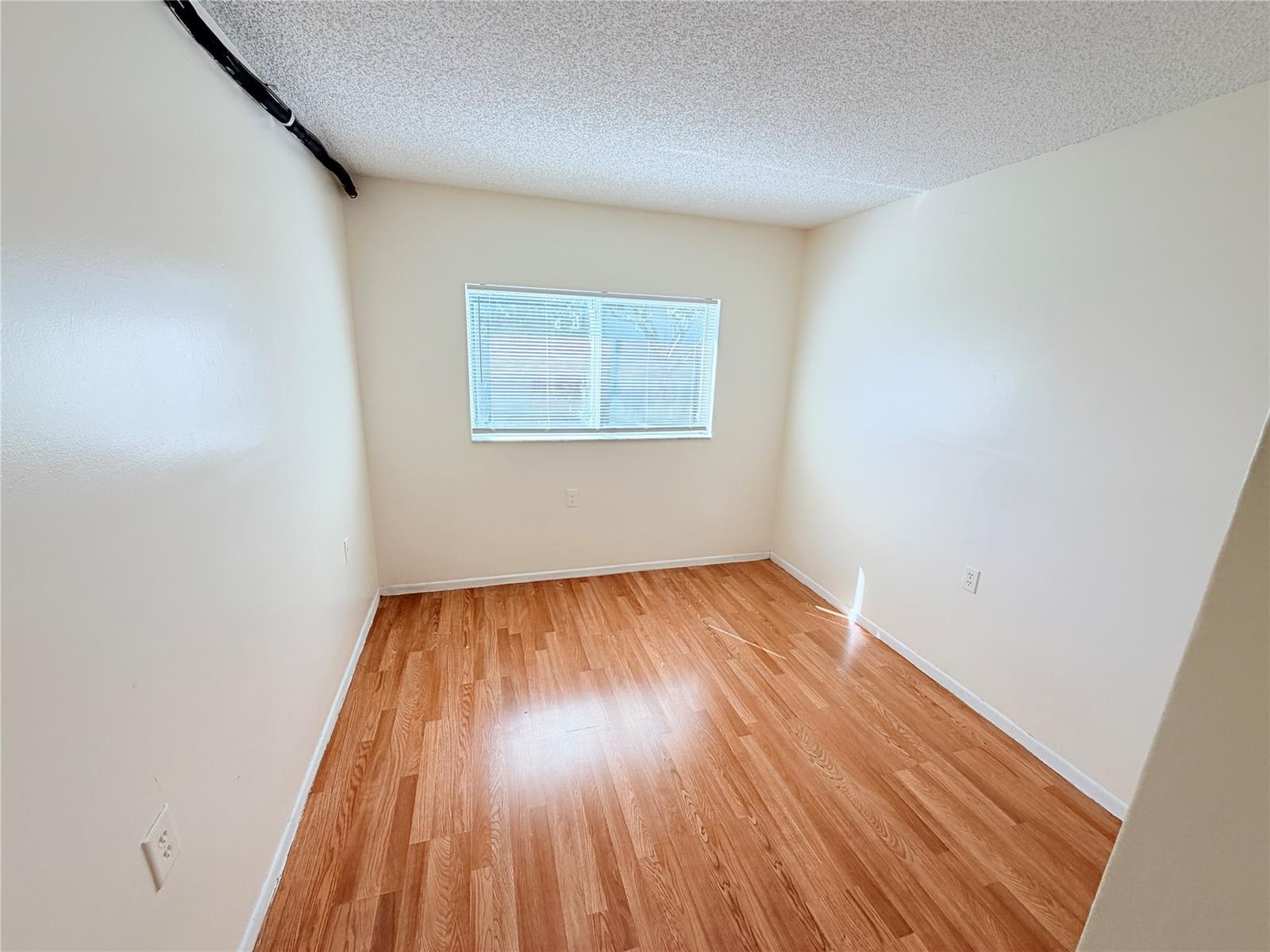 Building Photo - 1203 N Benoist Farms Rd