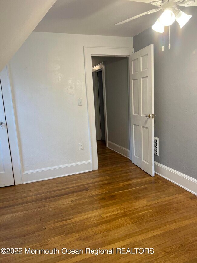 Building Photo - 432 Harnell Ave