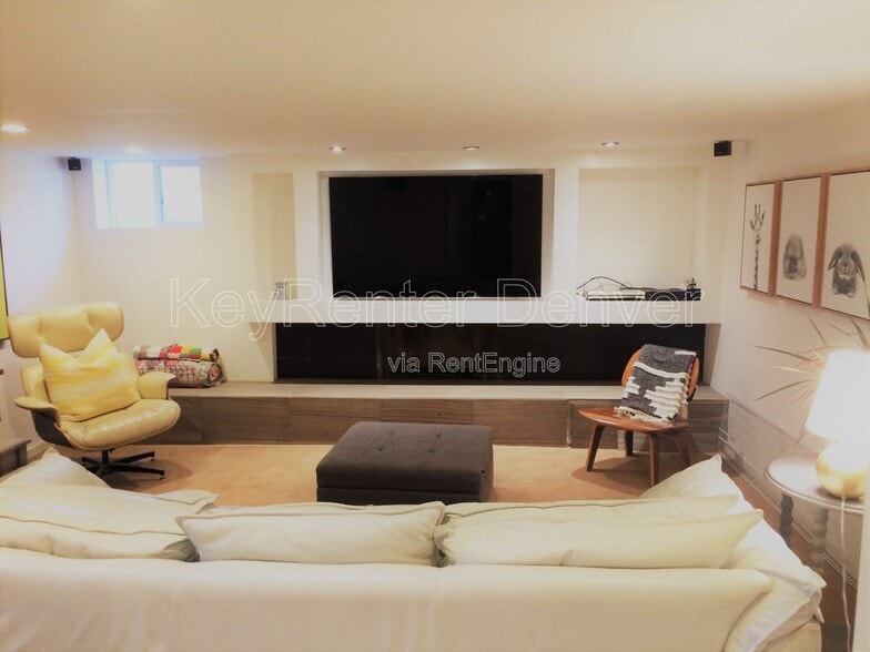 Building Photo - 5306 W Kentucky Ave