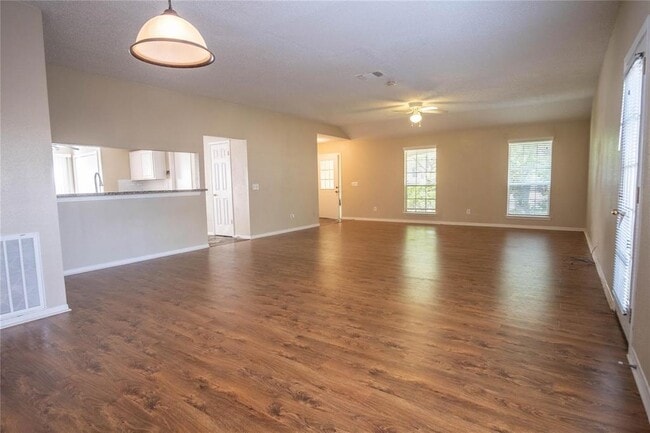 Building Photo - 3207 Rimrock Dr
