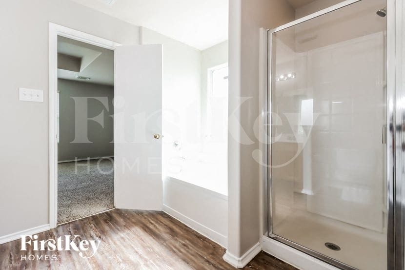 Building Photo - 602 Regal Hollow Ln