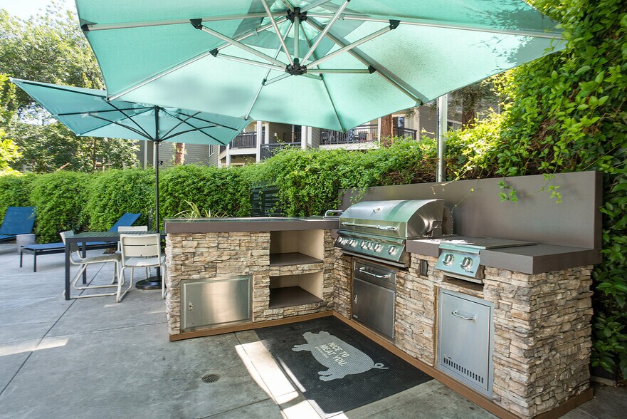 Building Photo - 141 Saratoga Ave